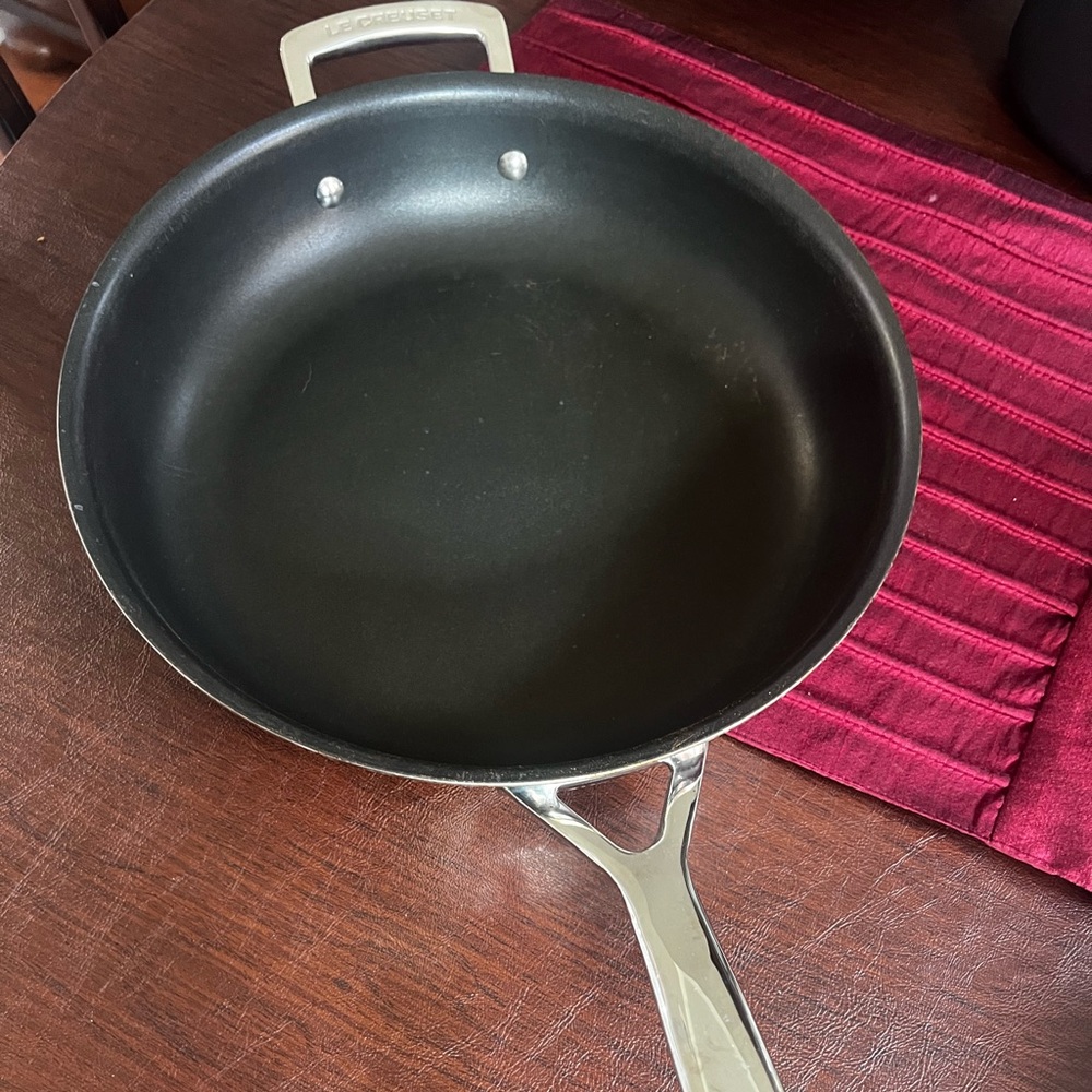 Le  Creuset 11 inch deep skillet